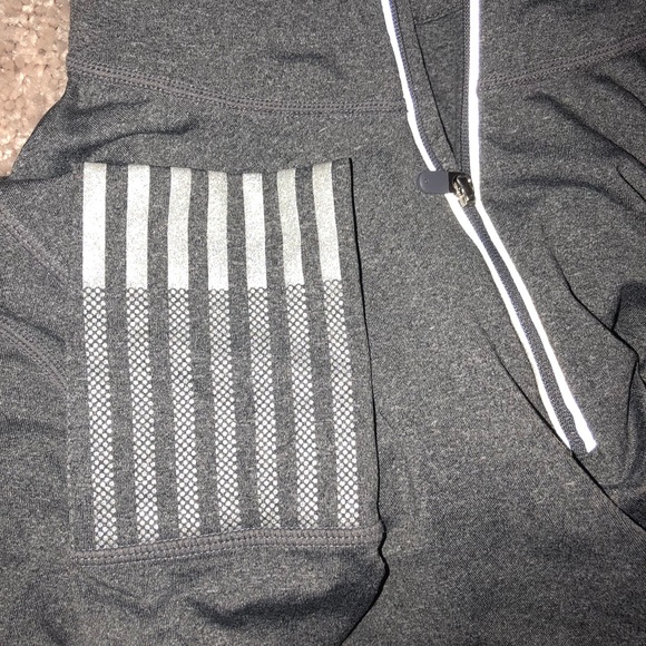 Athletic long sleeve top - Picture 4 of 5